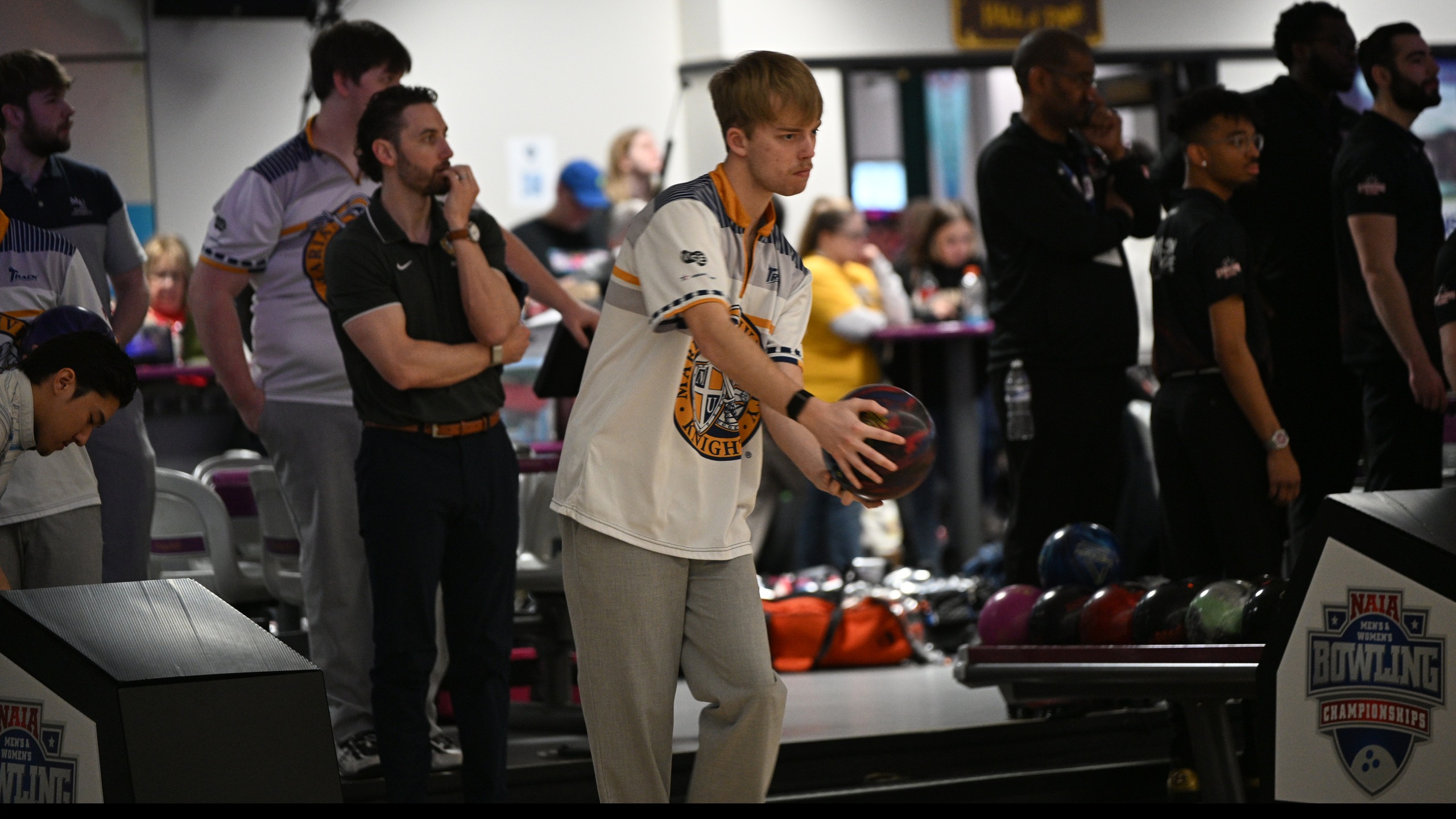 Marian (Ind.) won the red bracket and will meet Mount Mercy (Iowa) in the 11 a.m. ET Saturday title match.