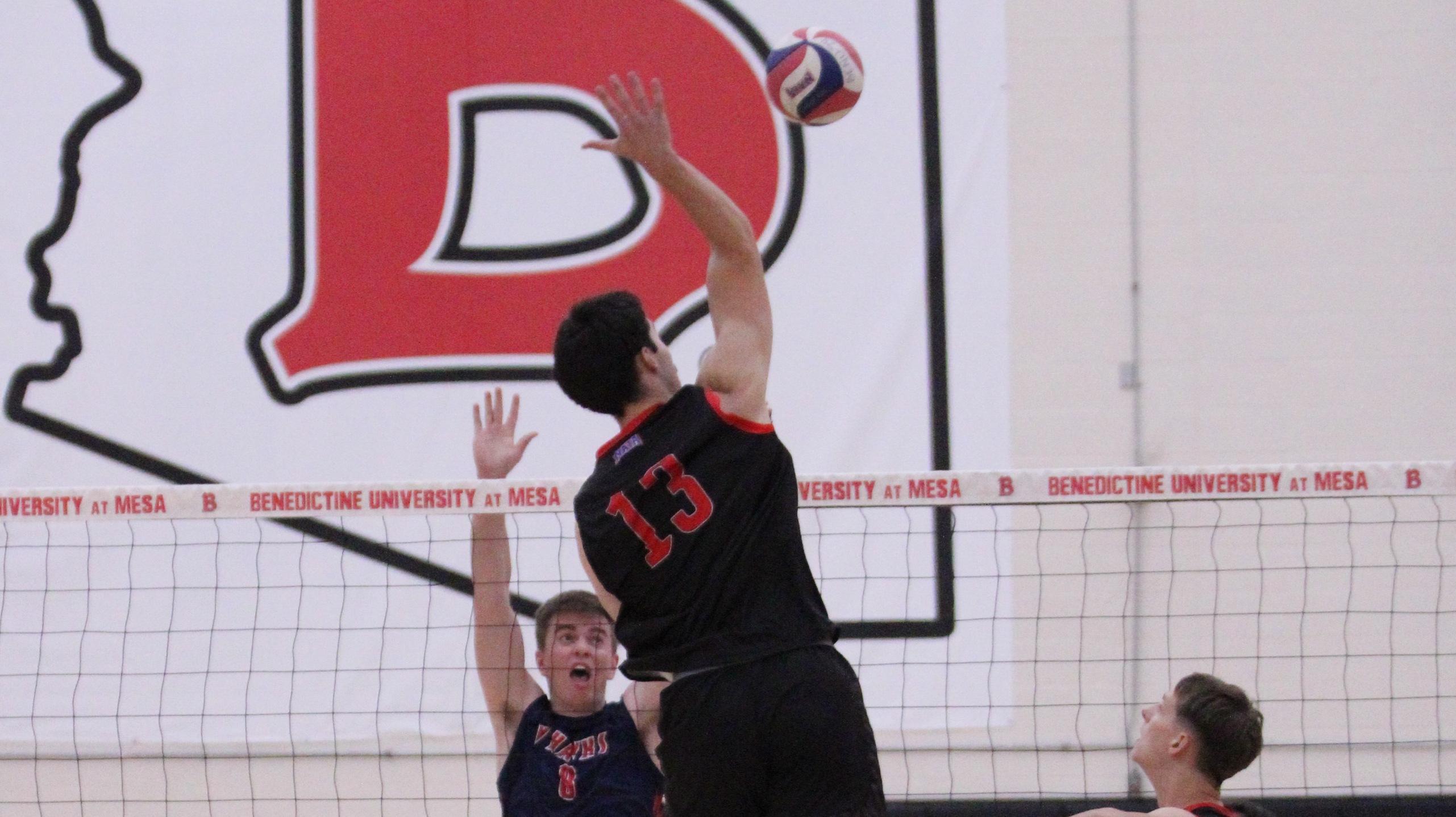 Travis Kelly Sets Career-HIgh 14 Blocks for Defender of the Week