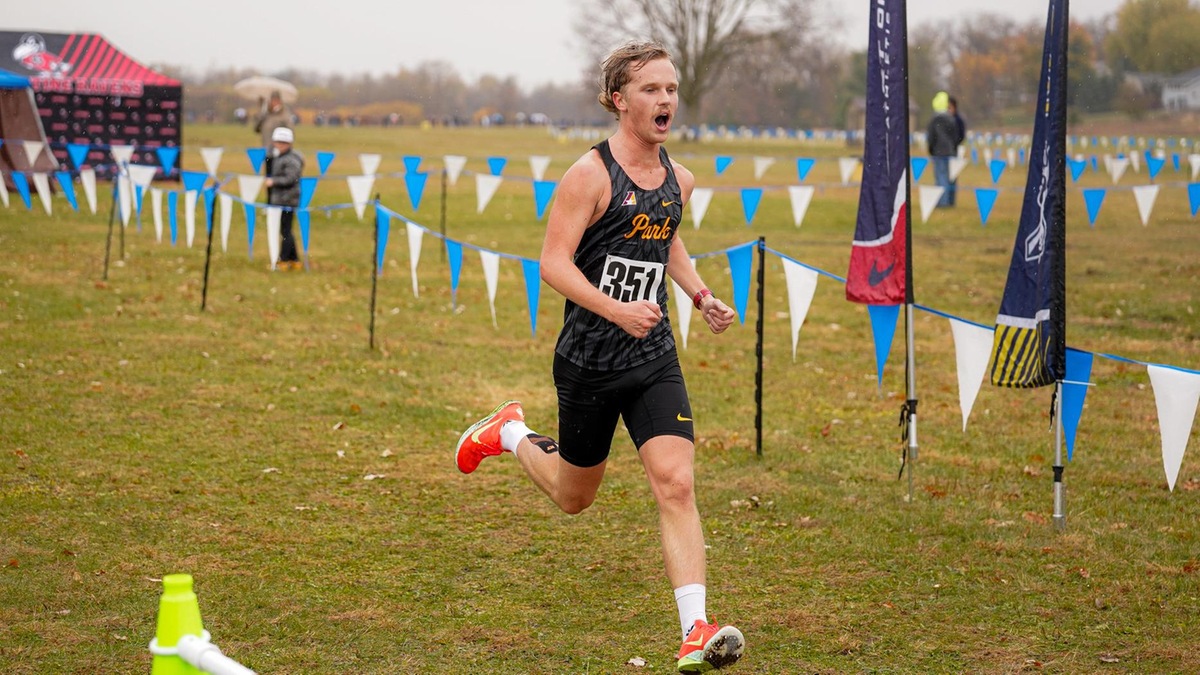 Led by Heart individual champion Caden Peters, Park (Mo.) moved into the NAIA Top 25 in a tie at No. 24. (Photo by Shemar Caines and Sam Thomas)