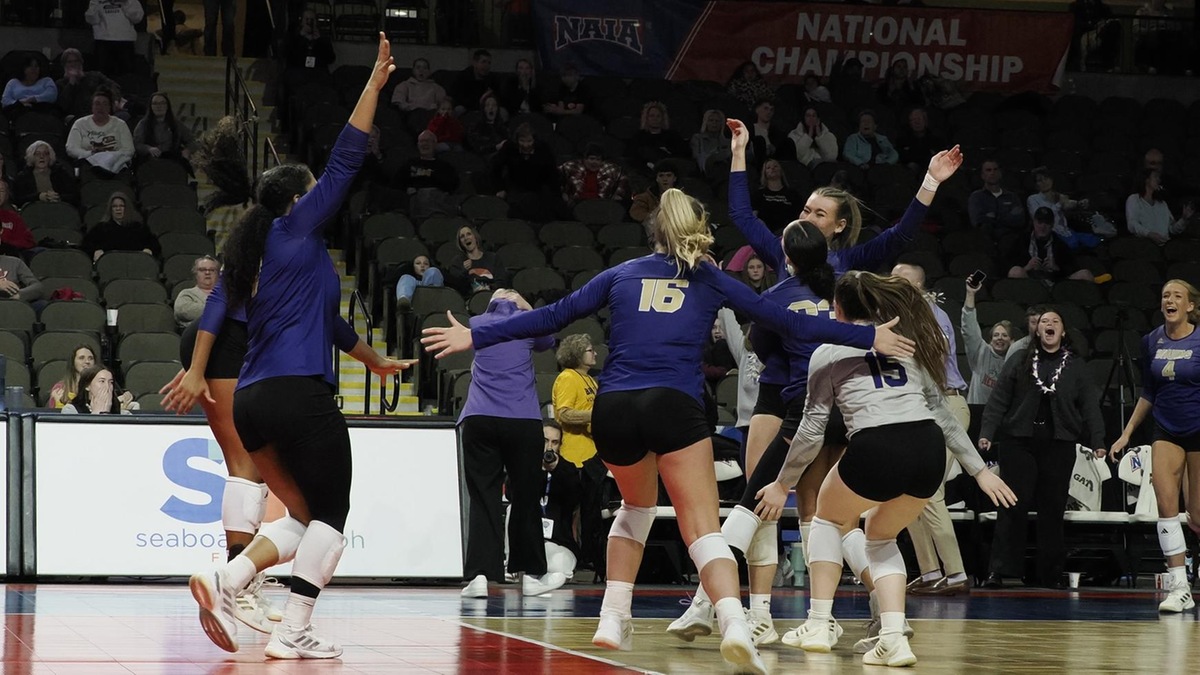Bellevue (Neb.) Advances to Quarterfinal Play on a Reverse Sweep