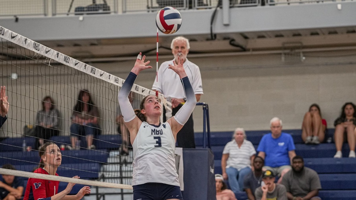Navarro averaged 11.67 assists per set on the week